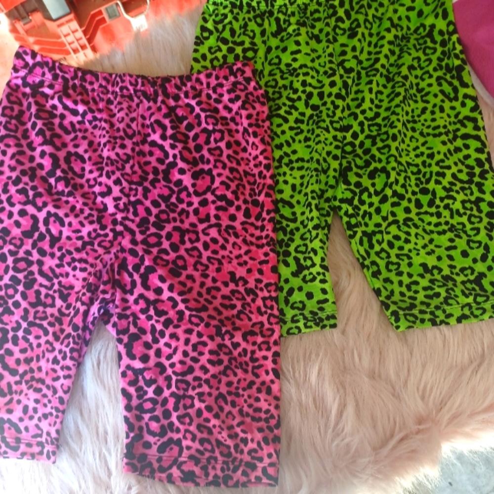 Zenana legging shorts GREEN pair left